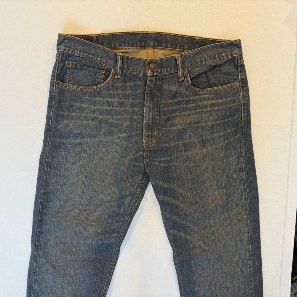 EUC Levi’s 505 Men’s Jeans W38 L34 Classic Straight Leg with Dark Wash